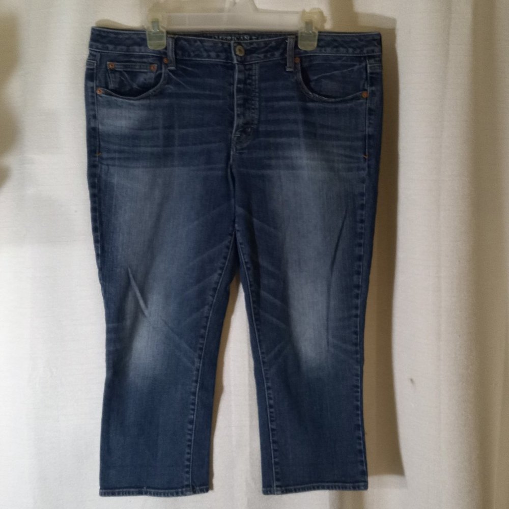 AMERICAN EAGLE OUTFITTERS BOY CROP STRETCH SIZE 16 SHORT BUTTON FLY JEANS